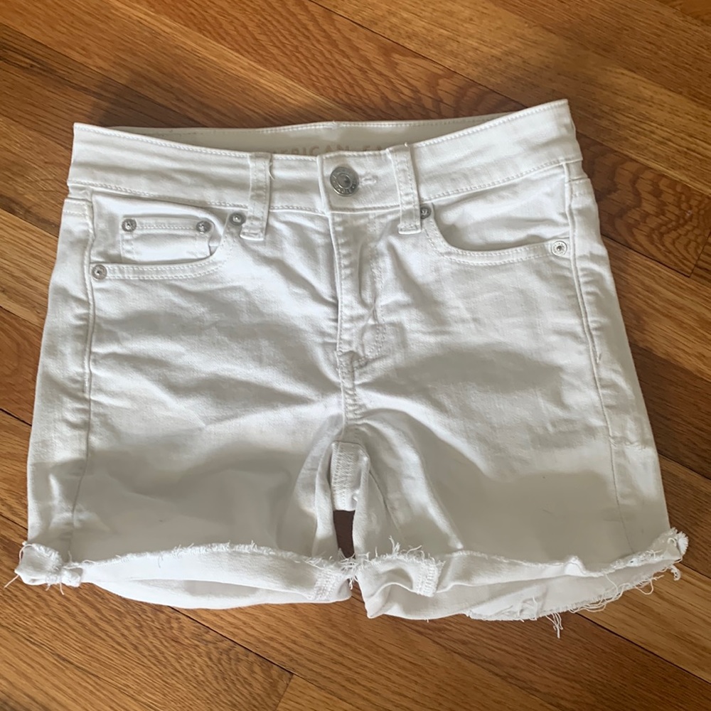 American Eagle white jean shorts Size 00